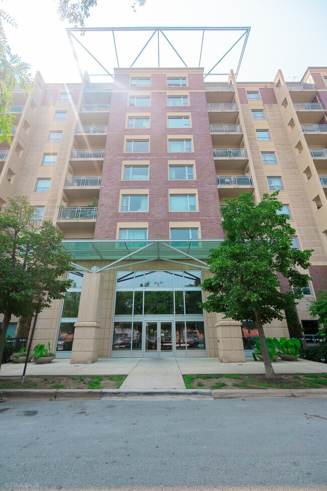 Primary Photo - 100 N Hermitage Ave