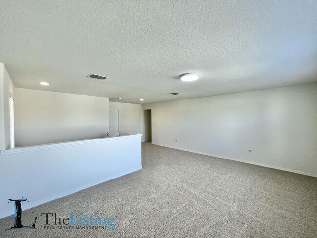 Building Photo - 1924 Siesta Falls Ct