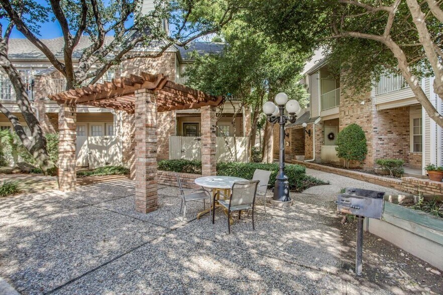 Building Photo - 5325 Bent Tree Forest Dr