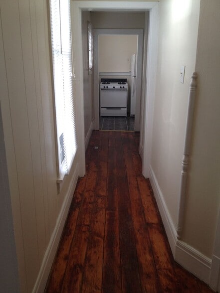 Building Photo - 912 N 10th St