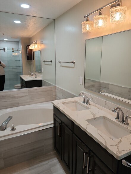 Building Photo - 9308 Gordon Ct