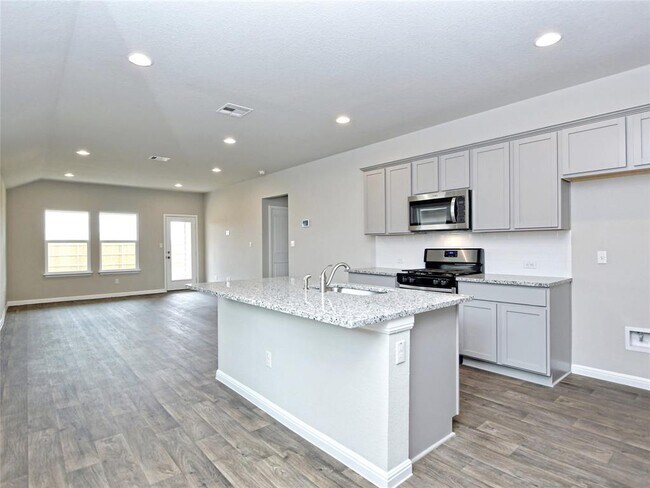 Building Photo - 708 Roaring Fork Ln