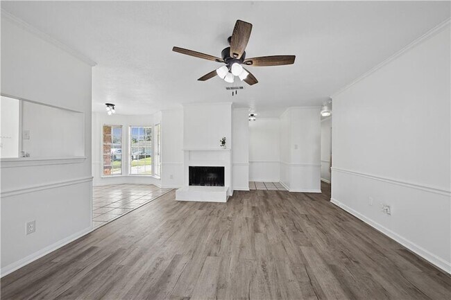 Building Photo - 122 Dewald Dr