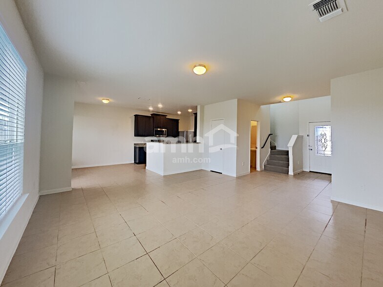 Building Photo - 12882 Cedarcreek Trail