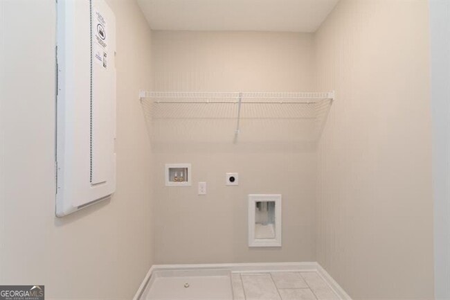 Building Photo - 1626 Lansing Bluff Walk