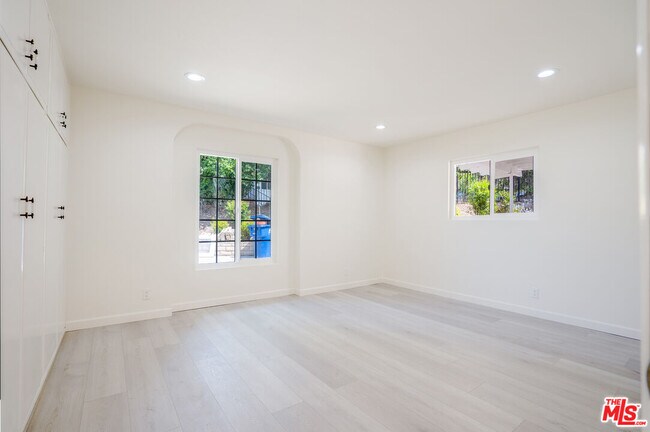 Building Photo - 17440 Fraser Pl