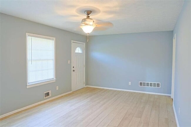 Building Photo - 130 Mimosa Dr