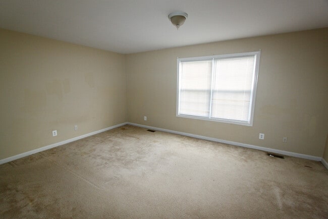 Building Photo - Mills Farm Townhome