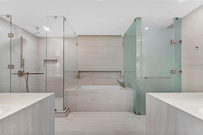 Building Photo - 900 N Ocean Blvd