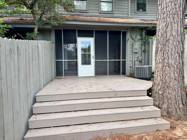 Building Photo - 5 Teal Ct