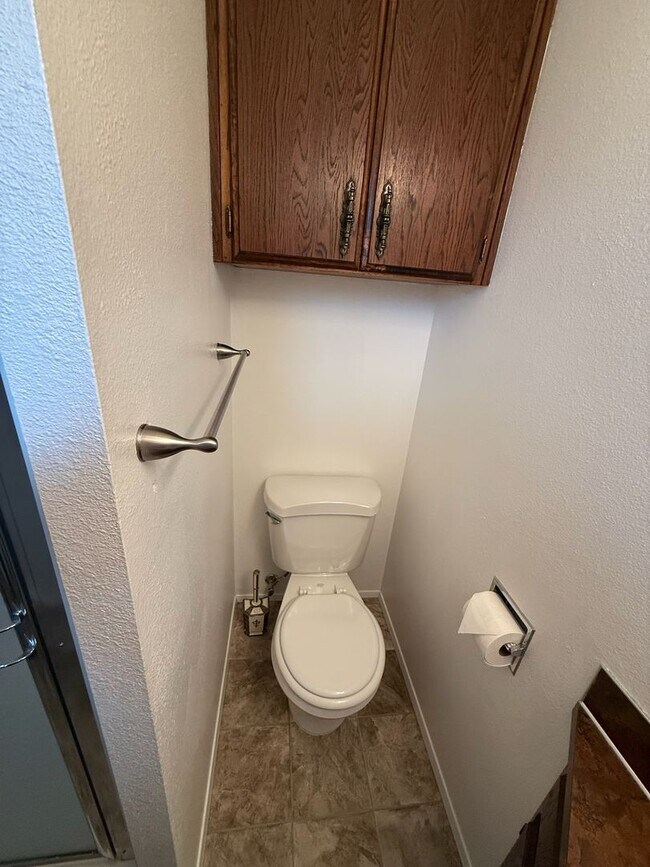 Building Photo - Gorgeous 4 bedroom home on corner lot in B...