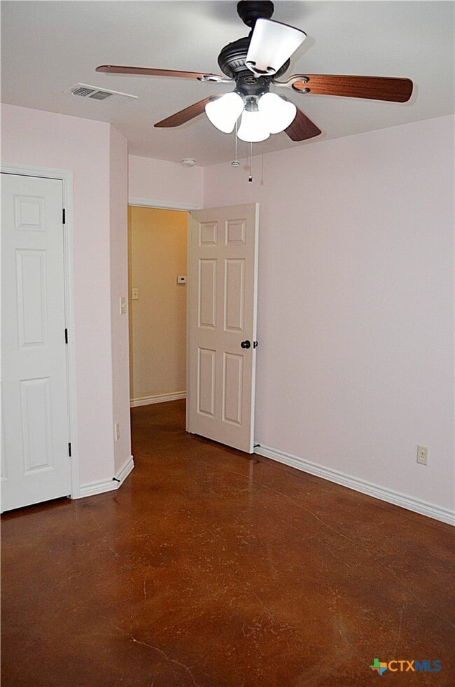 Building Photo - 5900 Boxelder Trail