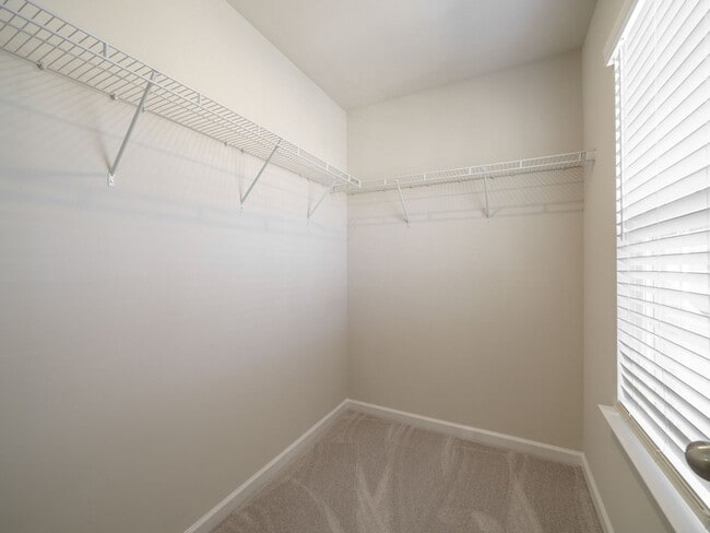 Building Photo - 1 Year Old New Home With 3 Bedroom 2.5 bat...