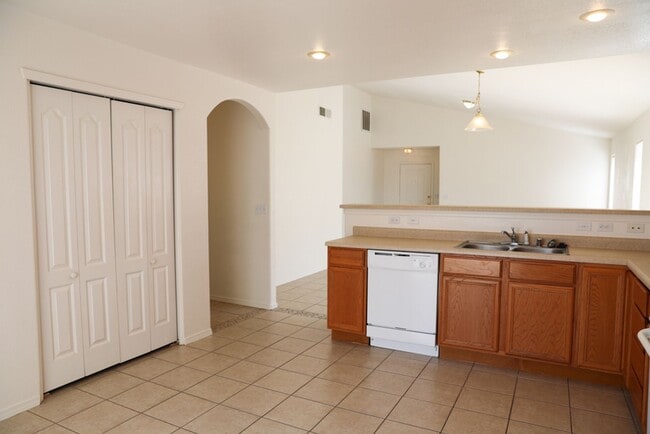 Building Photo - Nice and Spacious 4 Bedroom home Off Hwy 70 & Mesa Grande