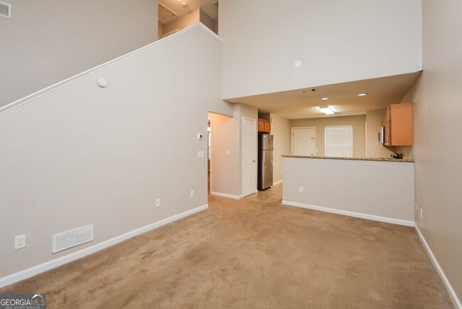 Building Photo - 135 Lakeside Cir