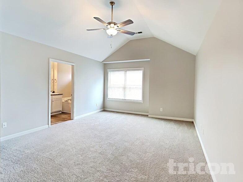 Building Photo - 122 Carriage Lake Dr