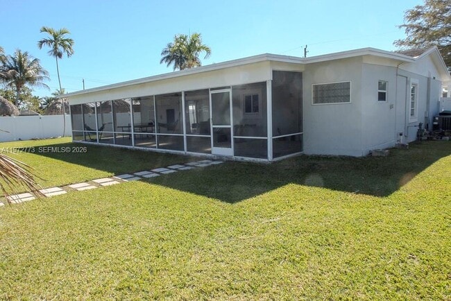 Building Photo - 9731 Bel Aire Dr