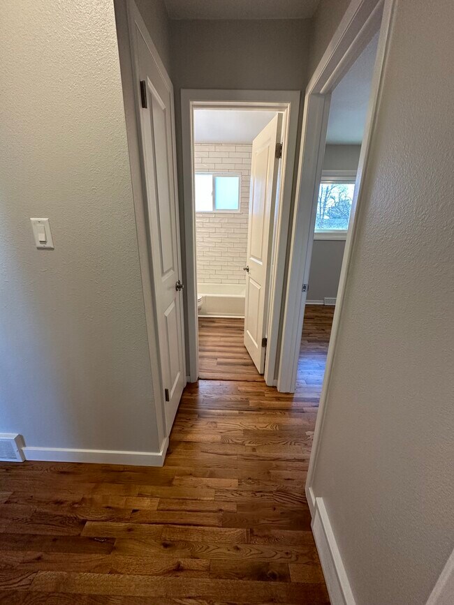 Building Photo - 6117 Kevin Ave