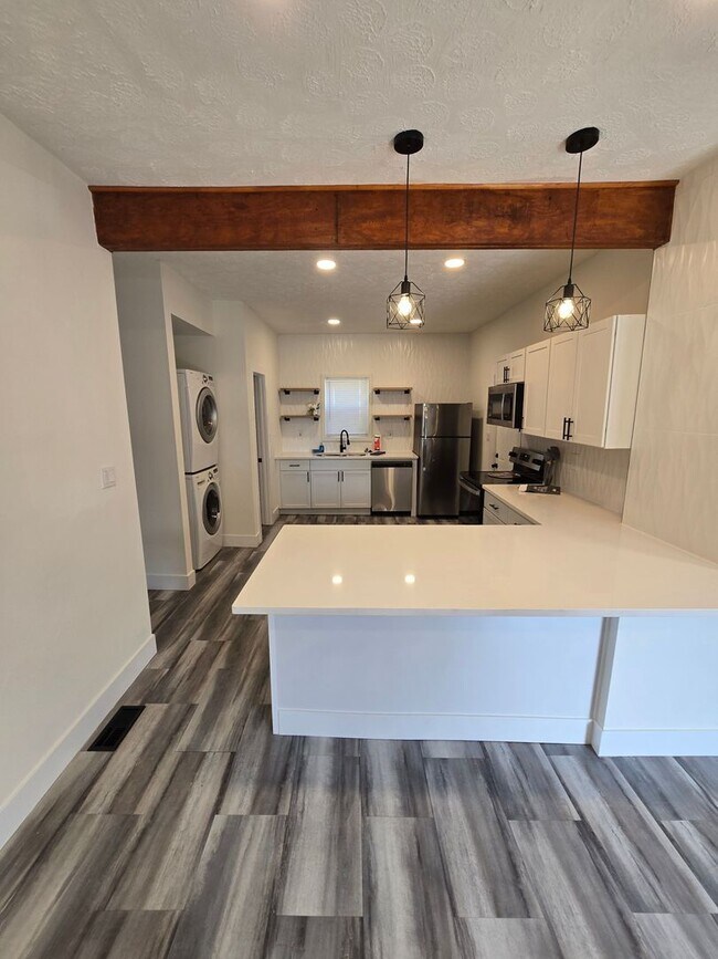 Primary Photo - 3 BEDROOM SINGLE FAMILY HOME