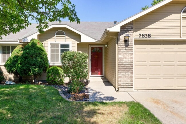 Building Photo - Remodeled near Boise River _ Pet Friendly!!