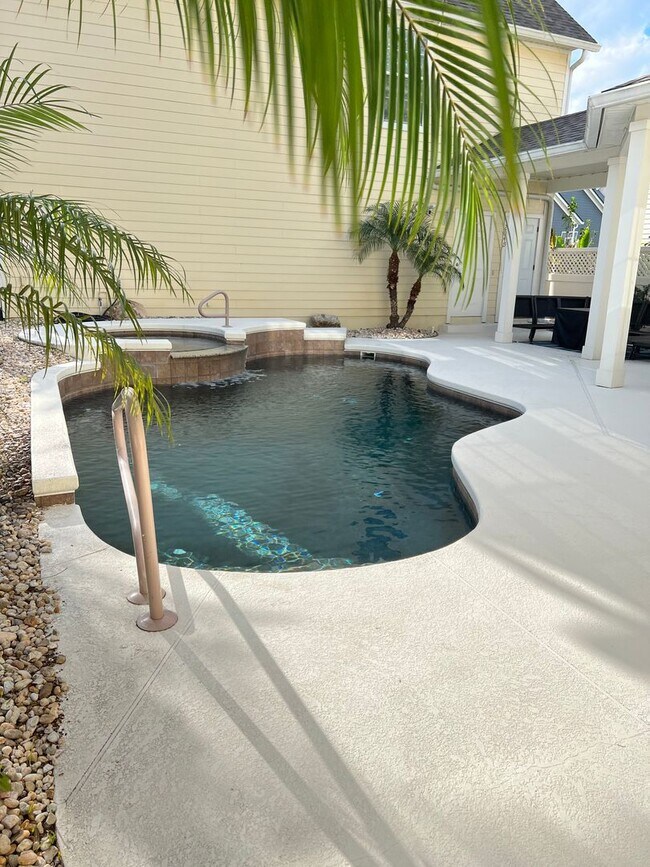 Building Photo - 204 Reserve Place