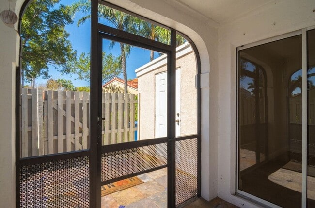 Building Photo - 1579 Springside Dr