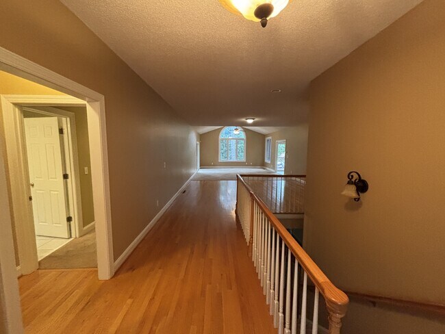 Building Photo - 285 Merion Cir