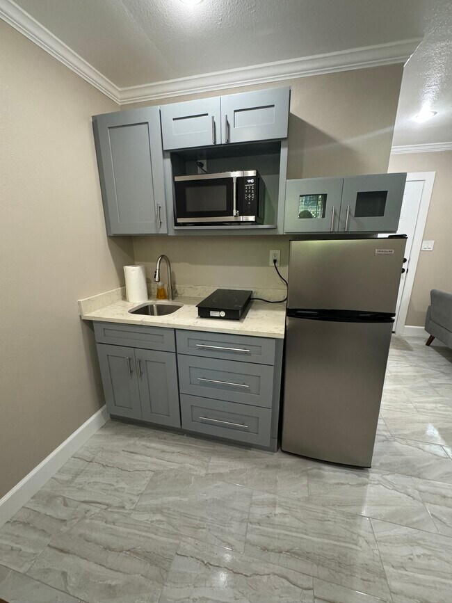 Building Photo - 869 Honolulu Woods Ln