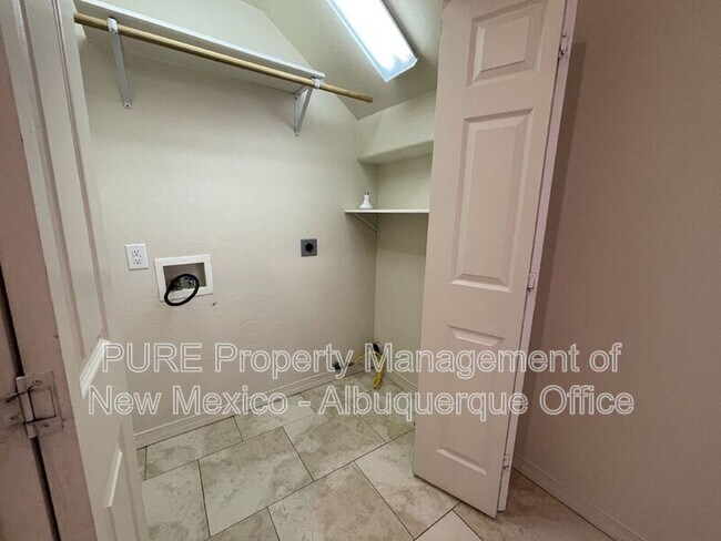 Building Photo - 3900 N Butler Ave