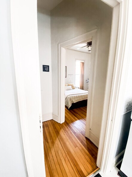 Building Photo - 2419 1st Ave S