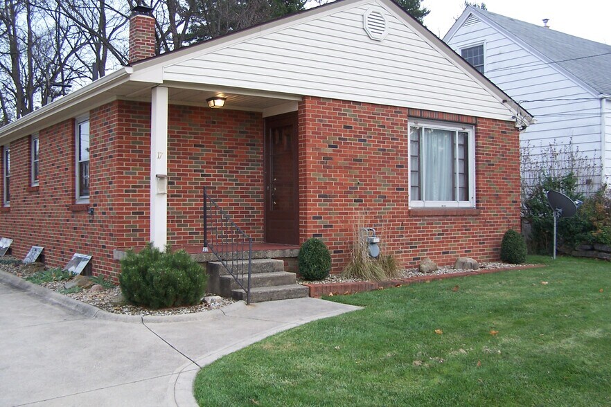 Primary Photo - 17 Grasmere Ave