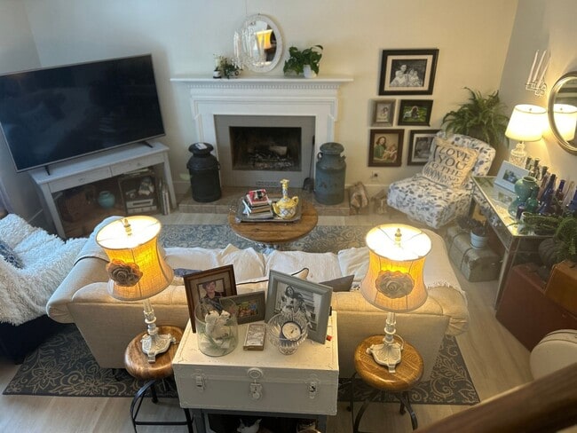 Building Photo - Charming 2BR Townhome in Franklin