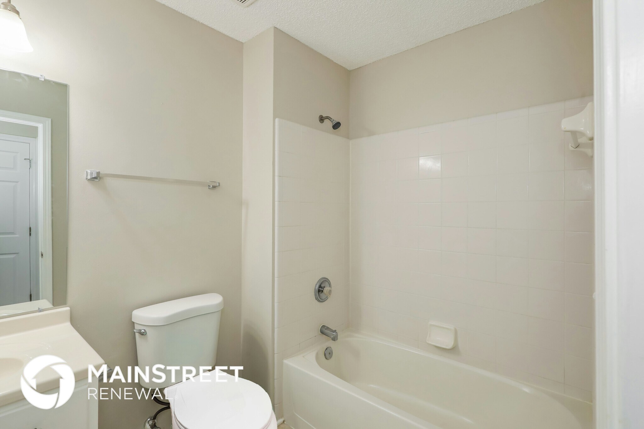 Building Photo - 3738 Woodbriar Dr