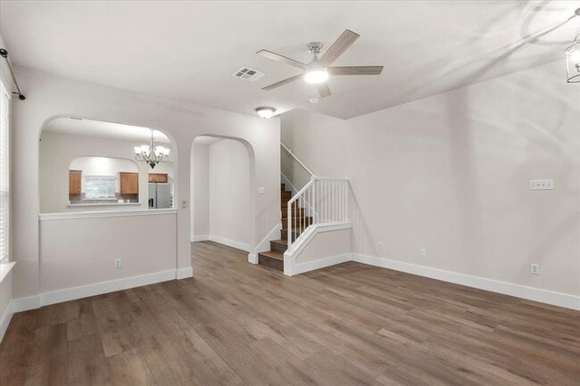 Building Photo - 410 Bandstand Ln