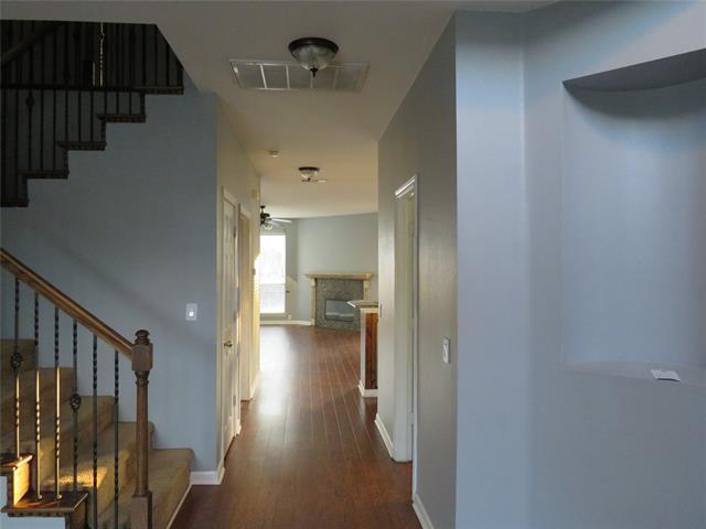 Building Photo - 7585 Ravenhill Dr