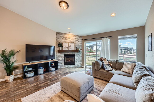 Building Photo - 1079 Parkline Ln