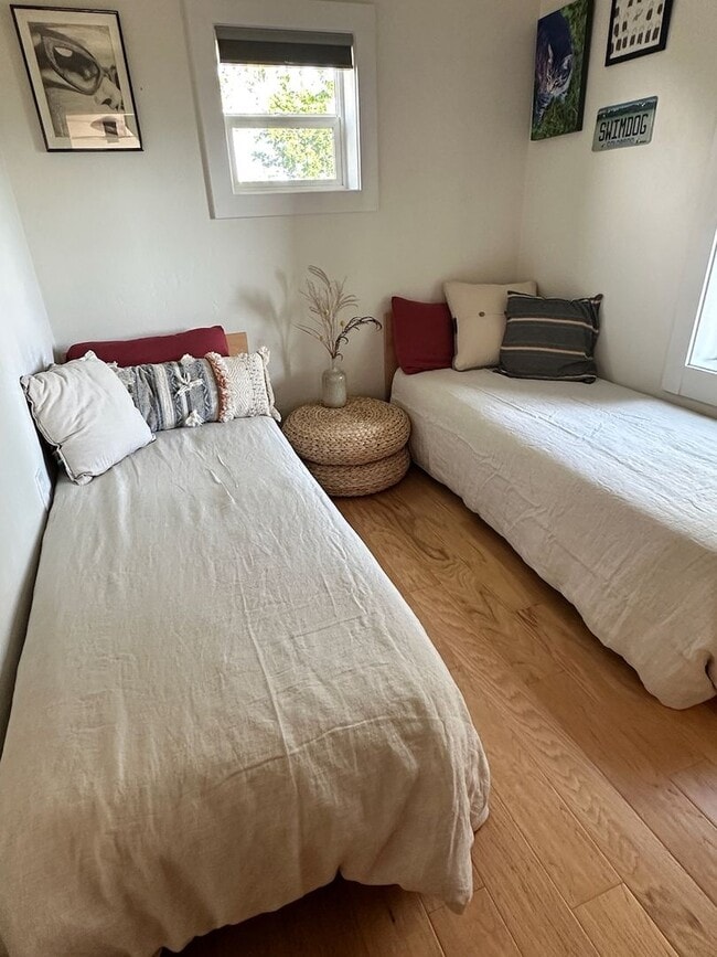 Building Photo - Fully Furnished House with lake views and ...
