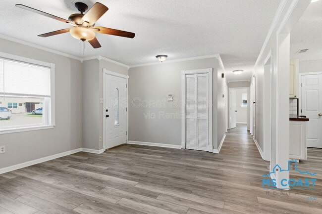 Building Photo - 609 Temple Dr