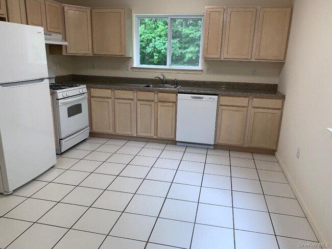 Building Photo - 106 Arlington Ct