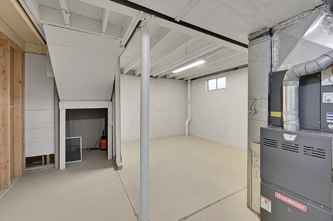 Building Photo - $2,495.00, 3 bed, 2 bath located in Westminster.