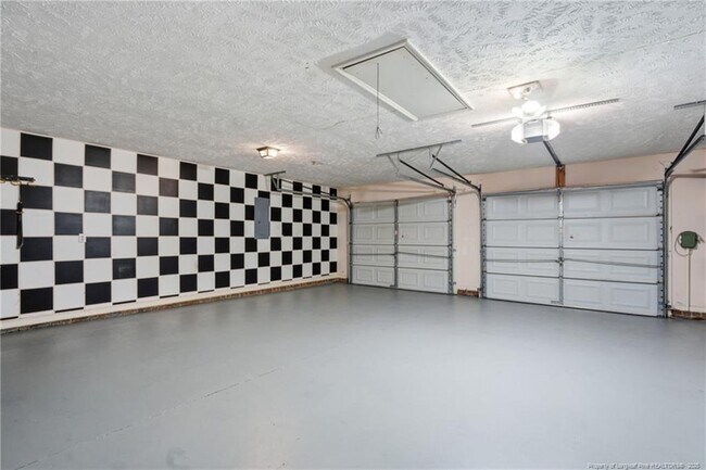 Building Photo - 419 Northwoods Dr