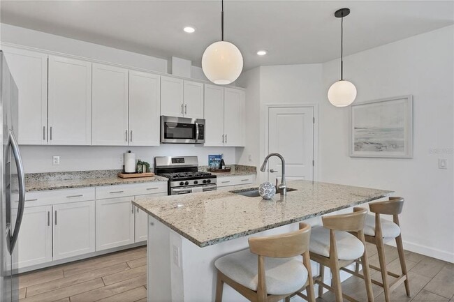 Building Photo - 15716 Barefoot Beach Dr