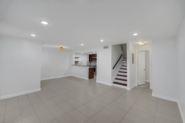 Building Photo - 4550 SW 68th Ct