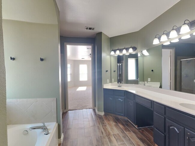 Building Photo - Luxurious Home in The Trails of Prosper! READY NOW!