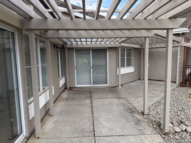 Building Photo - Gated Unique Remodeled 3 Bedroom w/ Golf Course Views in Rancho Solano