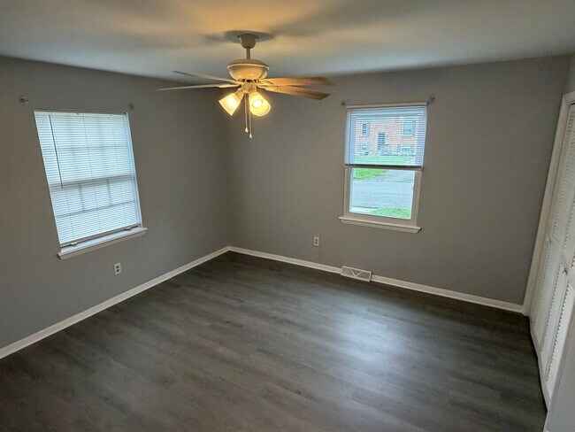 Building Photo - A-D 2223 Bailey Ave