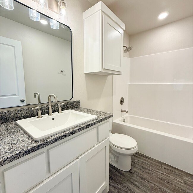 Building Photo - 1/2 Off First Months Rent! - 3 Bedroom 2 Bath Home Available Now In Elm Meadows!