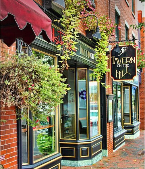 Building Photo - 982 Hatch St