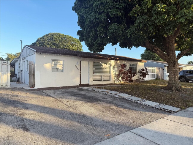 Building Photo - 1398 SW 47th Terrace