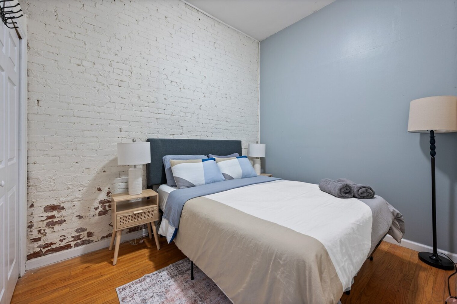 Building Photo - 639 2nd Ave